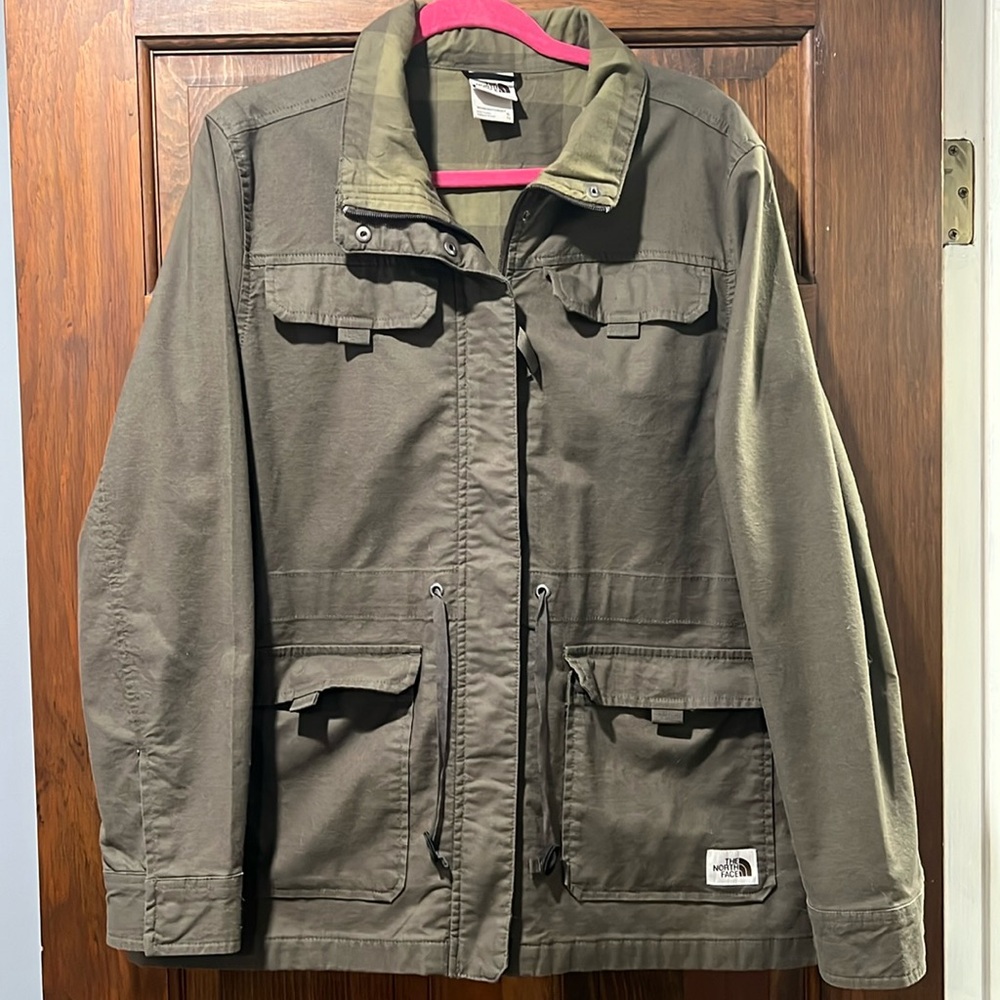 TheNorthFace Jacket women’s XL . so cute, just to big . never worn